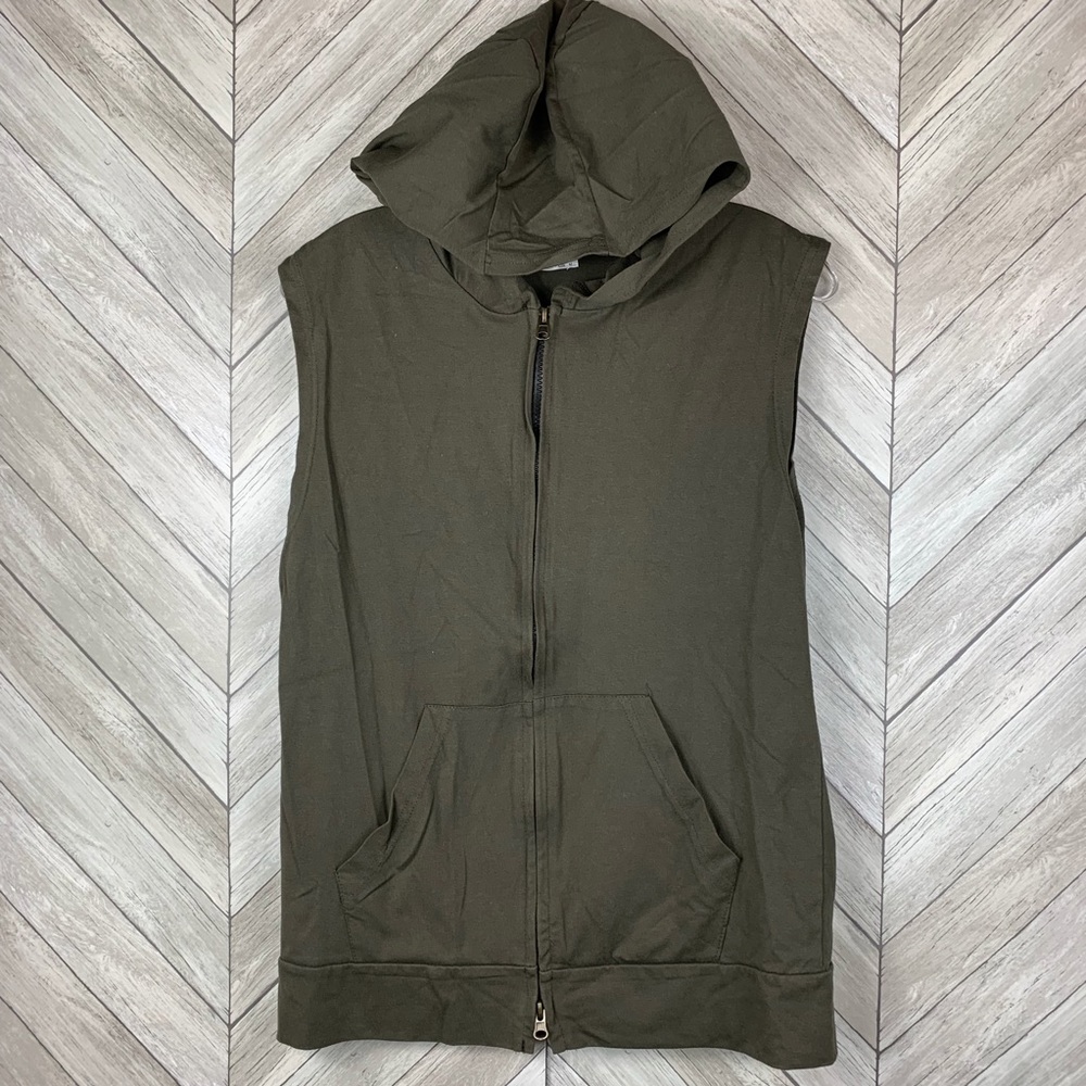 H2H hooded zip up vest. Army green. Small.